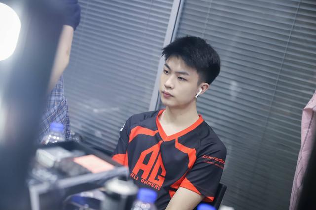 【预测】2020KPL秋季赛11.8赛程，Hero vs LGD大鹅，eStar vs KSYTG，QG vs TS
